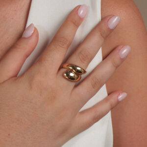 Anel ajustável gota assimétrica banhado em ouro 18k