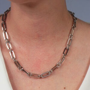 Colar elos bold retangulares banhado em ouro branco