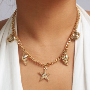 Colar elos grumet com pingentes de buzios, caracol e estrela do mar banhado em ouro 18k